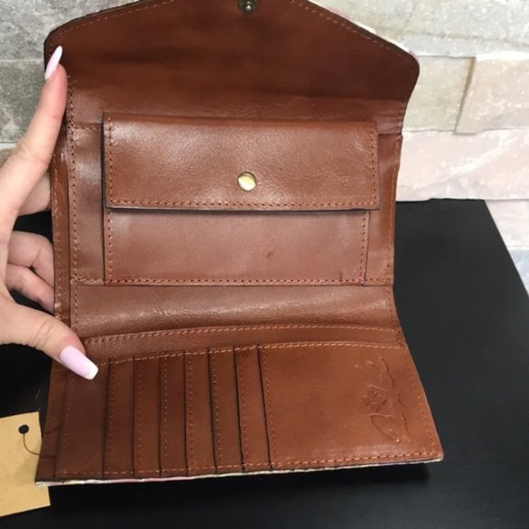 💥 Patricia Nash Cori Wallet with RFID Protection - Picture 4 of 9